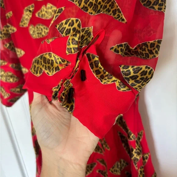 Stylish Red Patterned Dress - Picture 2 of 5